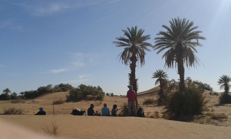 draa valley desert trekking